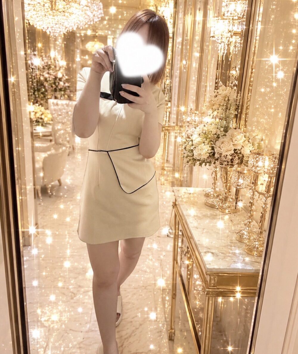 綾瀬ゆい《GOLD》 写真 2
